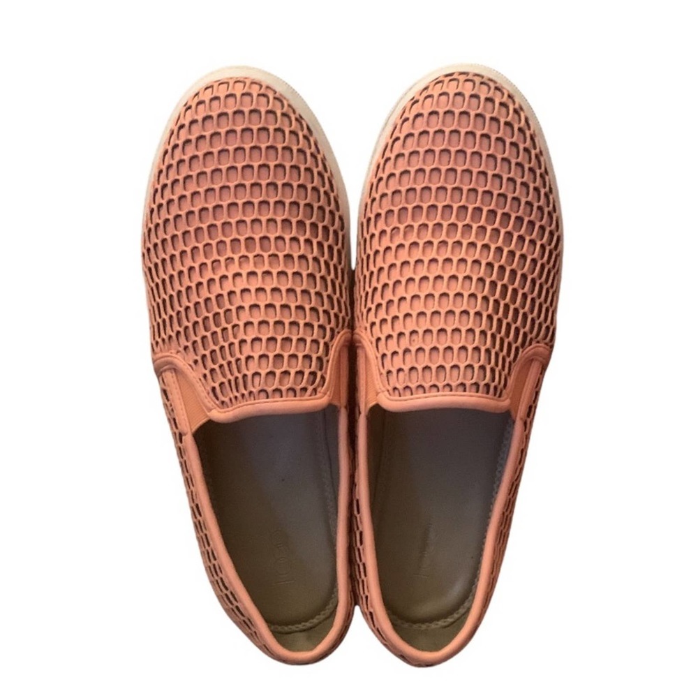 Vicky Comfort Shoes Women’s Size 9.5M Coral White Slip On Textured Top Flats